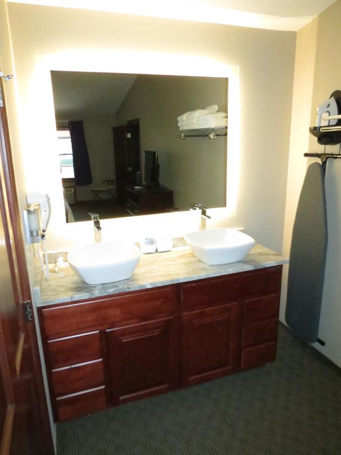 Edgewater Hotel And Suites Put-in-Bay Zewnętrze zdjęcie